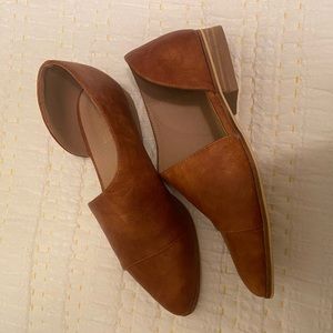 *NEVER WORN* Nordstrom Rack, Brown leather flats.